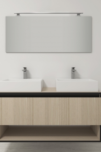 <p>
	Pack compuesto por mueble de baño realizado en material laminado, formado por dos puertas y un espacio decorativo inferior, cantos en negro. Bisagras con cierre softclosing testadas a 80.000 ciclos regulables en los tres ejes. Colgadores a pared capaces de soportar hasta 30 Kg por colgador. Cantos realizados en PVC de 1mm. Incluye dos lavabos sobreencimera y foco iluminación LED. Fabricado en España</p>

