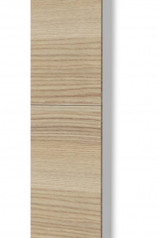 <p>
	Complemento de baño de 35x140 realizado en material laminado con puerta de 19 mm con cierre softclosing.Incluye cinco estanterías interiores. Made in Spain</p>
