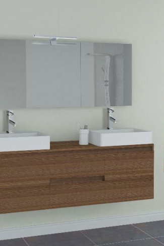 <p>
	Pack formado por mueble de 120 cm realizado en tablero de partículas laminado de 19 mm. Dos cajones y dos puertas de gran capacidad. Cajones y puertas con cierre soft-closing. Tirador integrado en el mueble. Lavabos cerámico sobreencimera de color blanco y  espejo liso de dimensiones 120x75cm con iluminación LED IP44-4,8W con driver interno y de color cromado. Fabricado en España.</p>

