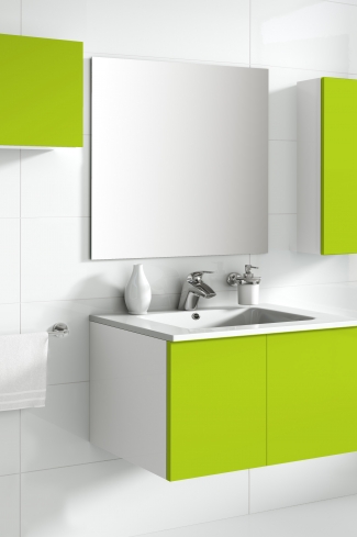 <p>
	Mueble de baño de 80 cm, realizado en material laminado de 19 mm y dos puertas de material estratificado alto brillo de gran capacidad y cierre soft-closing. Lavabo y complementos no incluidos. </p>
