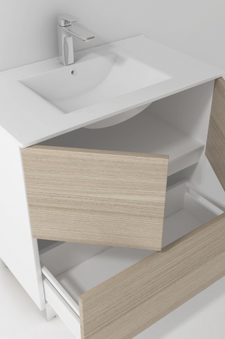 <p>
	Pack compuesto por mueble de baño realizado en material laminado, formado por dos puertas y un cajón inferior. Bisagras con cierre softclosing testadas a 80.000 ciclos regulables en los tres ejes. Colgadores a pared capaces de soportar hasta 30 Kg por colgador. Patas aluminio acabado cromo brillo. Cantos realizados en PVC de 1mm. Incluye lavabo cerámica y espejo con iluminación LED. Fabricado en España</p>
