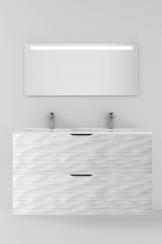 <p>
	Pack formado por mueble de baño realizado en material DM, lacado alto brillo con relieve. Está formado por dos cajones con tirador negro totalmente extraible con cierre softclosing. Incluye lavabo cerámico encimera y espejo con iluminación LED. Made in Spain. </p>
