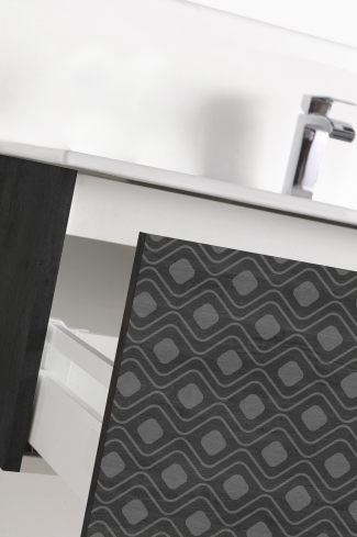 <p>
	Pack formado por mueble de 80 cm realizado en material laminado acabado madera con frontal decorado mediante técnica láser. Cajón totalmente extraible y cierre soft-closing. Incluye lavabo cerámico de color blanco, espejo y foco iluminación LED de 60cm. Fabricado en España.</p>

