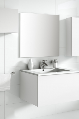 <p>
	Mueble de baño de 80 cm, realizado en material laminado de 19 mm y dos puertas de material estratificado alto brillo de gran capacidad y cierre soft-closing. Lavabo y complementos no incluidos. </p>
