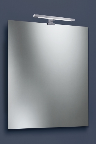 <p>
	Espejo de baño con canto pulido de 4 mm con foco LED acabado cromo de 7W, 560 lúmenes, 6500 K, IP44,de 300 mm</p>
