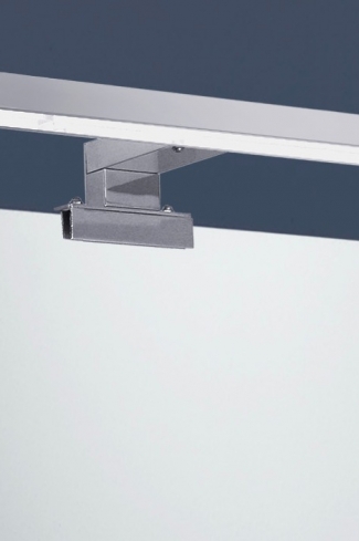 <p>
	Iluminación  mediante sistema LED  de  50 cm de longitud con IP44. Pot: 78W, 640 lúmenes, 6500 K. Acabado color cromo</p>
