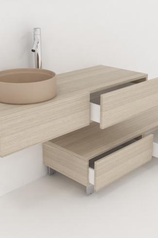 <p>
	Pack compuesto por dos muebles de baño realizados en tablero de partículas laminado de 19mm. Un mueble suspendido con un cajón con cierre suave y otro módulo con patas y dos cajones con cierre suave. Colgadores a pared capaces de soportar hasta 30 Kg por colgador. Cantos realizados en PVC de 1 mm. Lavabo sobreencimera a juego, espejo liso con foco iluminación LED de 100 cm de 9,6 W con 600 lumenes y temperatura de color de 6000 K LED incluidos. Fabricado en España. Grifo no incluido. </p>
