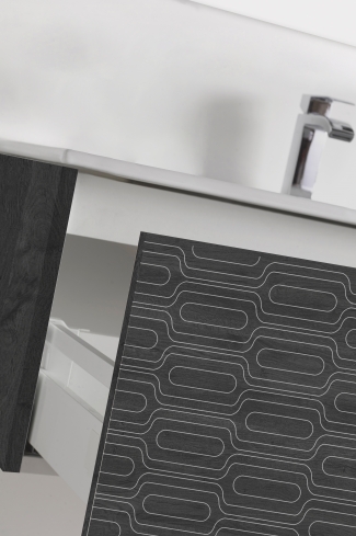 <p>
	Pack formado por mueble de 80 cm realizado en material laminado acabado madera con frontal decorado mediante técnica láser. Cajón totalmente extraible y cierre soft-closing. Incluye lavabo cerámico de color blanco, espejo y foco iluminación LED de 60cm. Fabricado en España.</p>
