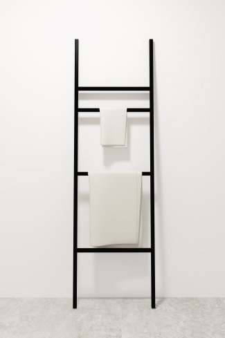 <p>
	Toallero estructura H 45 cm</p>
