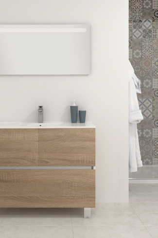 <p>
	Pack compuesto por mueble de baño realizado en material laminado, formado por dos puertas y un cajón inferior. Bisagras con cierre softclosing testadas a 80.000 ciclos regulables en los tres ejes. Colgadores a pared capaces de soportar hasta 30 Kg por colgador. Patas aluminio acabado cromo brillo. Cantos realizados en PVC de 1mm. Incluye lavabo cerámica y espejo con iluminación LED. Fabricado en España</p>
