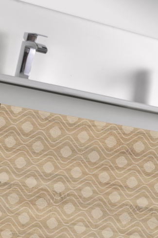 <p>
	Pack formado por mueble de 120 cm realizado en material laminado con frontal decorado mediante técnica láser. Cajón totalmente extraible y cierre soft-closing. Incluye lavabo cerámico de color blanco con dos senos, espejo y foco iluminación LED de 100cm. Fabricado en España.</p>
