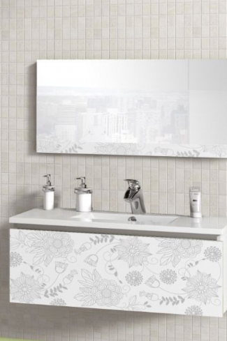 <p>
	Conjunto de mueble de baño realizado en material estratificado alto brillo de 19 mm con cajón con sistema amortiguado suave y decoración realizado mediante técnica láser. Lavabo cerámico de color blanco y espejo sobre tablero con decoración láser 44x90 incluidos.Grifo no incluido. Fabricado en España. </p>
