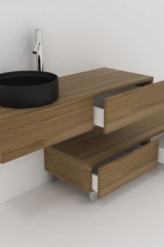 <p>
	Pack compuesto por dos muebles de baño realizados en tablero de partículas laminado de 19mm. Un mueble suspendido con un cajón con cierre suave y otro módulo con patas y dos cajones con cierre suave. Colgadores a pared capaces de soportar hasta 30 Kg por colgador. Cantos realizados en PVC de 1 mm. Lavabo sobreencimera a juego, espejo liso con foco iluminación LED de 100 cm de 9,6 W con 600 lumenes y temperatura de color de 6000 K LED incluidos. Fabricado en España. Grifo no incluido. </p>
