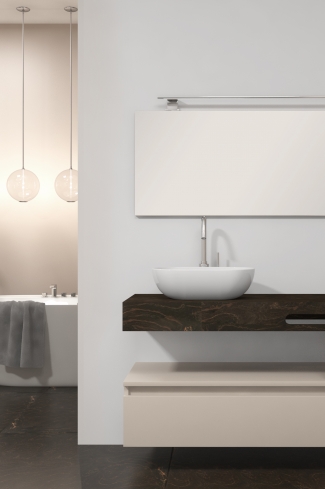 <p>
	Pack compuesto por mueble de baño fabricado en tablero de partículas laminado de 19mm acabado mate con un cajón de gran capacidad, cierre suave y extracción total. Lavabo suspendido de mármol compacto con escuadras de acero inoxidable. Espejo liso y foco iluminación LED 6000K, 9,6W, 600lm. Fabricado en España. Grifo no incluido. </p>
