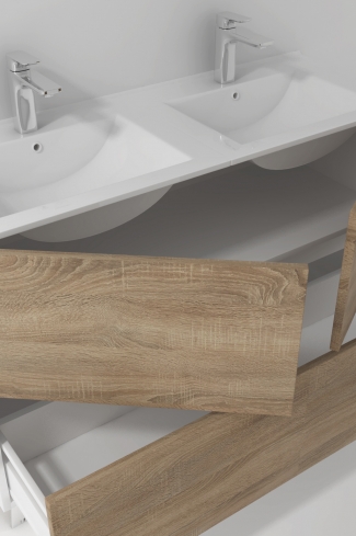 <p>
	Pack compuesto por mueble de baño realizado en material laminado, formado por dos puertas y un cajón inferior. Bisagras con cierre softclosing testadas a 80.000 ciclos regulables en los tres ejes. Colgadores a pared capaces de soportar hasta 30 Kg por colgador. Patas aluminio acabado cromo brillo. Cantos realizados en PVC de 1mm. Incluye lavabo cerámica y espejo con iluminación LED. Fabricado en España</p>
