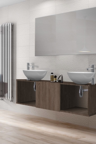 <p>
	Mueble de baño de 120 cm realizado en material laminado color madera de 19 mm con microrelieve que le da más naturalidad y tratamiento antibacteriano formado por una puerta y dos espacios decorativos. Puertas con sistema de cierre softclosing. Lavabo cerámico de color blanco incluido. Grifo no incluido.</p>
