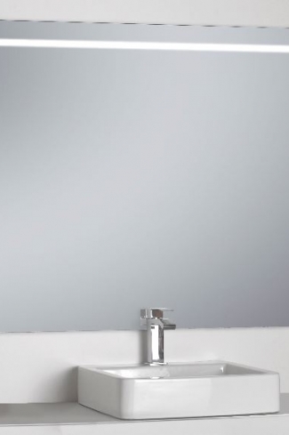 <p>
	Espejo de baño con iluminación Led 11,33 W, IP44. Iluminación blanca.dimensiones 120x80</p>
