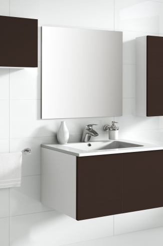 <p>
	Mueble de baño de 80 cm, realizado en material laminado de 19 mm y dos puertas de material estratificado alto brillo de gran capacidad y cierre soft-closing. Lavabo y complementos no incluidos. </p>
