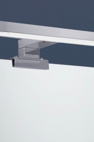 <p>
	Iluminación  mediante sistema LED  de  28 cm de longitud con IP44. Pot: 8 W, 640 lúmenes, 6500 K. Acabado color cromo</p>
