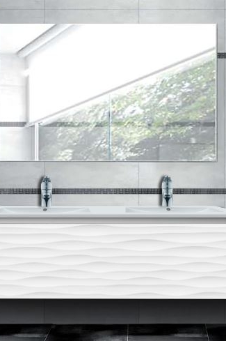 <p>
	Mueble de baño realizado en material MDF lacado blanco acabado alto brillo formado por un cajón de gran capacidad con sistema de cierre amortiguado suave. Frontal con relieve acabado lacado alto brillo.Lavabo con dos senos y espejo sobre tablero 75x120 incluidos. Fabricado en España.</p>
