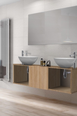 <p>
	Mueble de baño de 120 cm realizado en material laminado color madera de 19 mm con microrelieve que le da más naturalidad y tratamiento antibacteriano formado por una puerta y dos espacios decorativos. Puertas con sistema de cierre softclosing. Lavabo cerámico de color blanco incluido. Grifo no incluido.</p>
