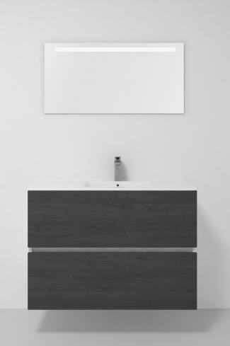 <p>
	Pack formado por mueble de baño realizado en tablero laminado 19mm acabado madera, con dos cajones totalmente extraíble con cierre softclosing. Lavabo cerámico y espejo con iluminación LED incluidos. Made in Europe.</p>
