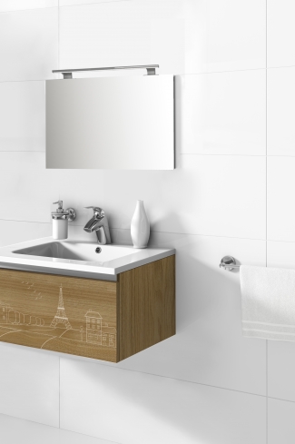 <p>
	Pack formado por mueble de 60 cm realizado en material laminado acabado madera con frontal decorado mediante técnica láser. Cajón totalmente extraible y cierre soft-closing. Incluye lavabo cerámico de color blanco, espejo liso  y un foco iluminación LED de 60cm. Fabricado en España.</p>

